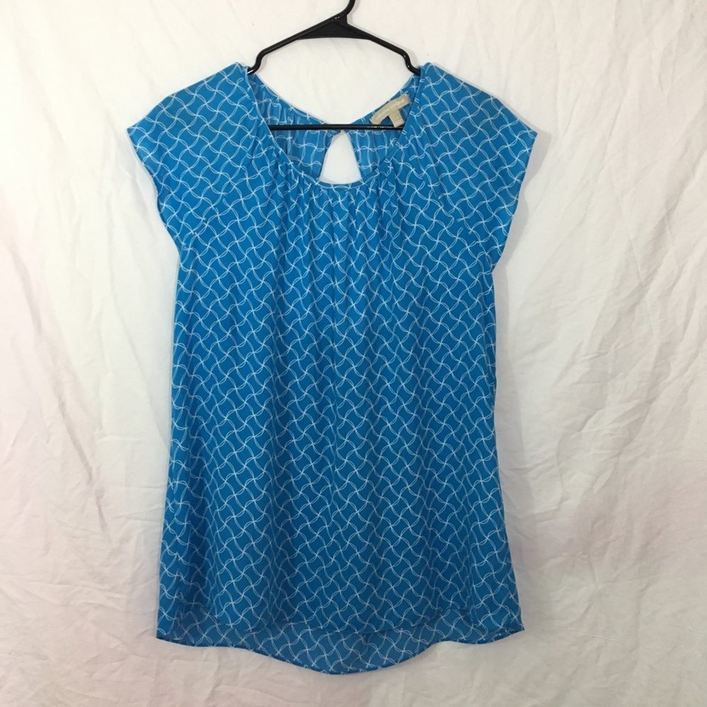 Blue patterned Banana republic blouse w open back